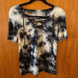 Women’s American Eagle Blue Tie-Dye Lace V-Neck Short Sleeve Top Size Small